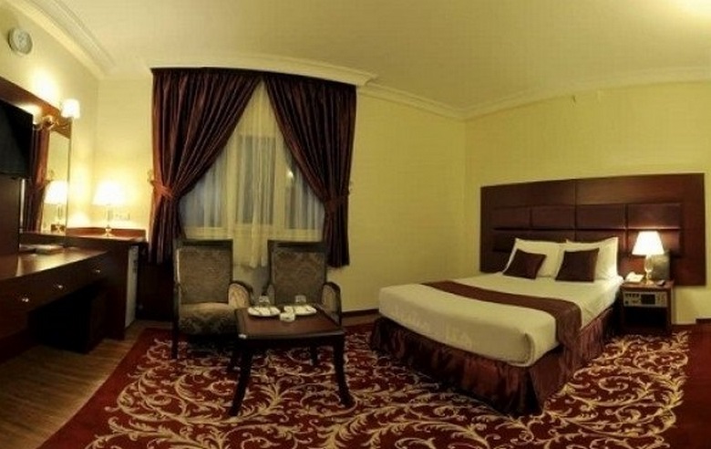 هتل رفاه مشهد دارای چند اتاق می باشد؟
