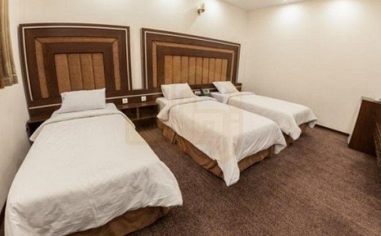 ساعت دریافت اتاق و ساعت تحویل اتاق در هتل اترک چگونه است؟
