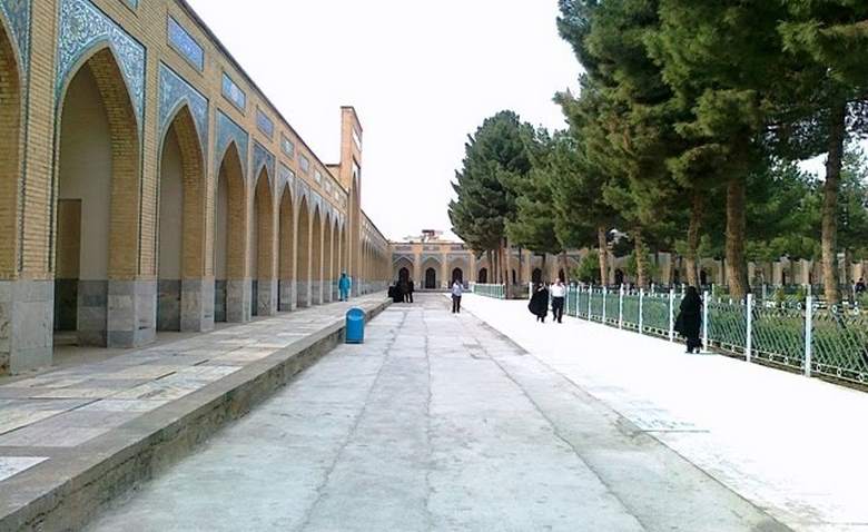 آیا دسترسی به این قبرستان برای عموم آزاد است؟